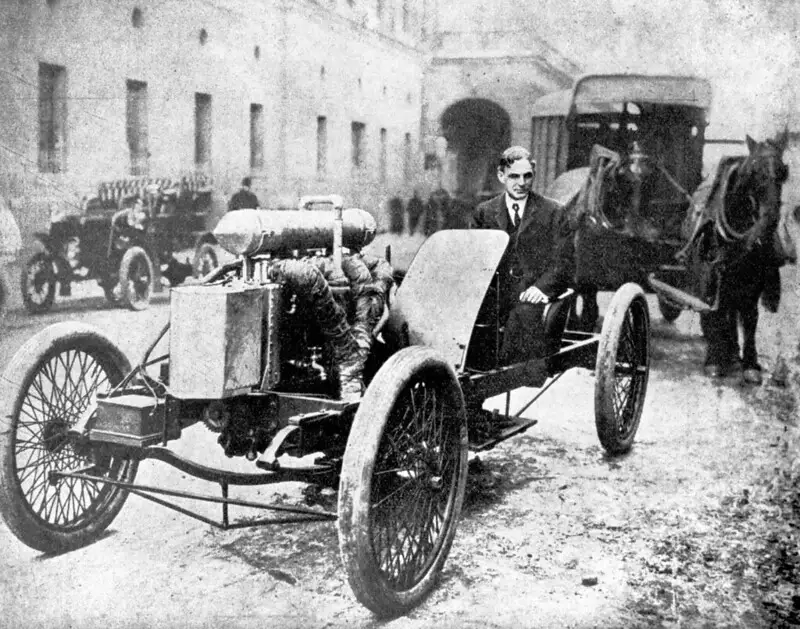 Henry Ford start Ford Motor Company