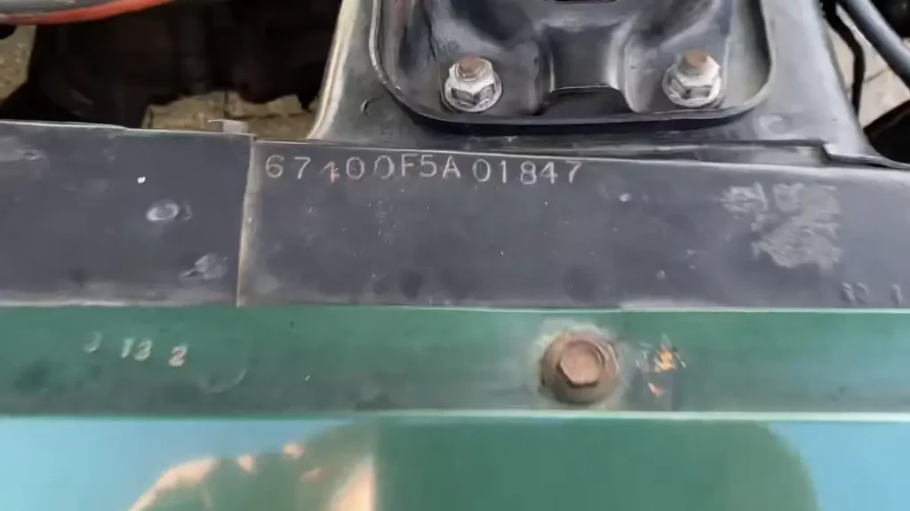 VIN chassisnummer rechterzijde van Shelby GT500 uit 1967