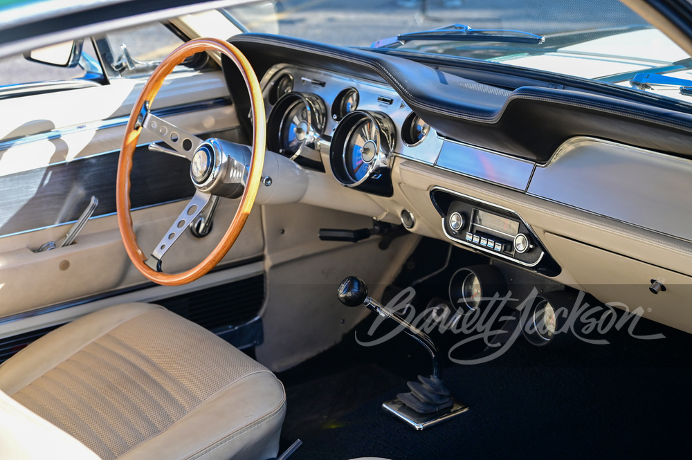 Perkament (Parchment) interieur in een 1967 Shelby GT500